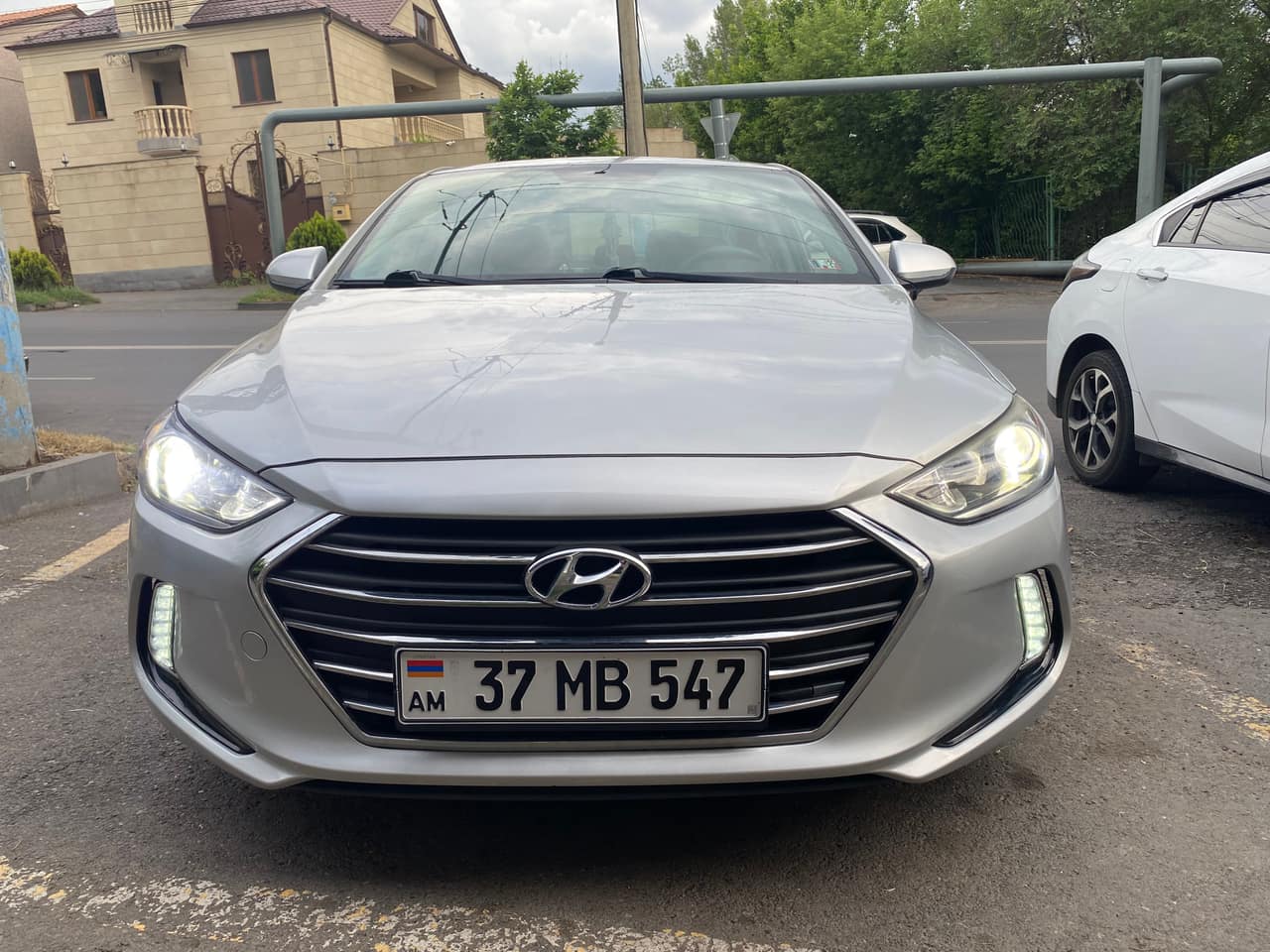 Hyundai · Elantra · 2018